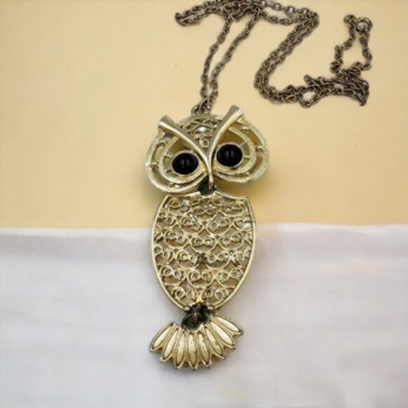 Vintage Sarah Conventry Gold Tone Necklace Owl Pendant  70's - Picture 2 of 14